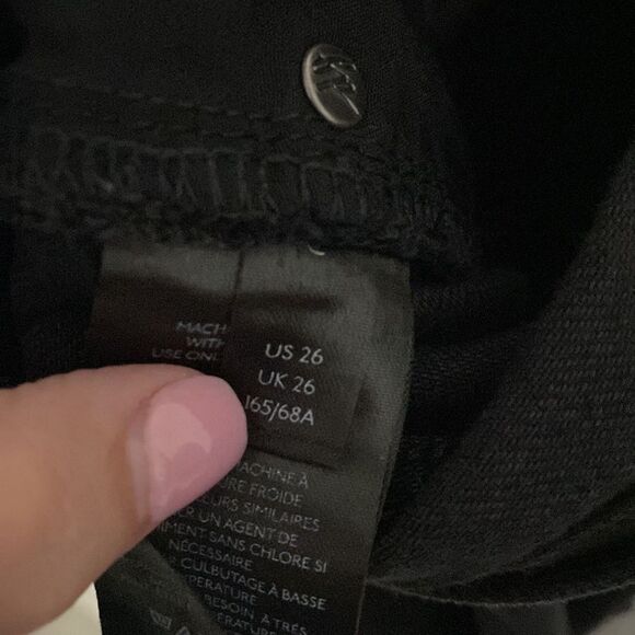 NWOT- Free People- Black Maggie Mid RiseDistressed Jeans- Size 26/ US 2 - Picture 12 of 14